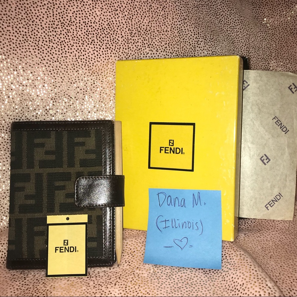 💯 authentic Fendi Agenda-mint condition